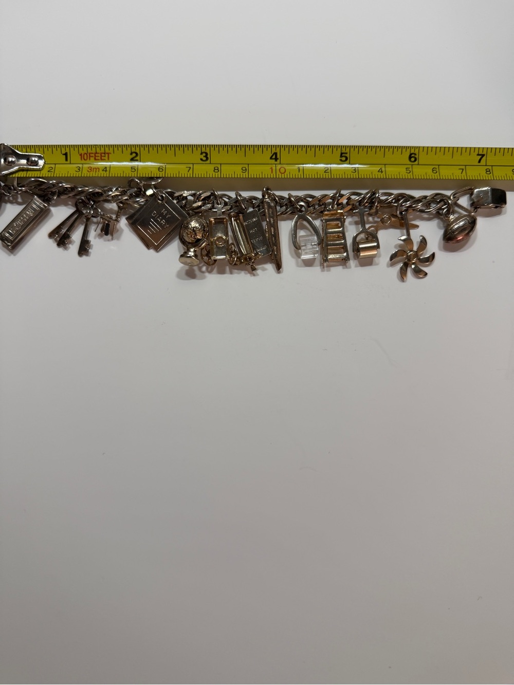 Vintage 1950s Gold Tone Charm Bracelet Keys Diary Globe Mid Century Estate - Picture 12 of 12